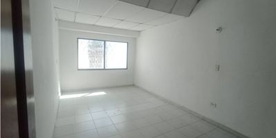 OFICINA EN ARRIENDO, LOS CORALES

OFICINA CON EXCELENTE UBICACION, SOBRE VIA PRINCIPAL CERCA DE ZONA URBANA, ZONA COMERCIAL, COLEGIOS, UNIVERSIDADES, TRANSPORTE PUBLICO. CUENTA CON UN AREA DE 60M2, UN BAÑO, UBICADO EN 2do PISO.

CODIGO WASI 8300418
