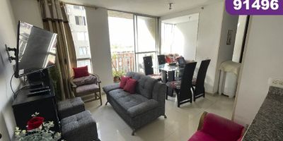Apartamento en venta en el sector de Alameda del Rio de la Ciudad de Barranquilla, de fácil acceso y transporte, cerca de centros comerciales y grandes parques; el apto esta del lado sombra y cuenta con un área aproximada de 56 m2, hermosos acabados, sala comedor, 2 alcobas con closet, baño privado y auxiliar, balcón con hermosa vista, cocina integral con pantry tipo americano y area de labores. El conjunto tiene amplias y acogedoras zonas sociales, vigilancia privada con circuito cerrado de tv, lobby, ascensores, parqueaderos, piscinas, zonas verdes, zona de BBQ, parque infantil y terraza salón social.
