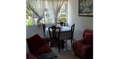  Santa Monica- Cartagena

Apartamento duplex con 3 alcobas y 2 baños, mas 1 habitacion y baño primer nivel. balcón, piscina, ascensores, garaje, cocina integral, balcón sala de comedor, zona de labores, closet, apartamento en excelentes condiciones. 

Cerca de centros comerciales, bancos, super mercados, transporte cercano, ideal para vivir en la zona sur de la ciudad de  Cartagena.

Se vende sin muebles.

Codigo wasi: 6583748.
