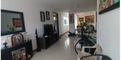 CASA EN VENTA CRESPO - CARTAGENA

Hermosa Casa duplex con Buenos Acabados, Cerca de Centros Comerciales, Super Mercados, Playas, Aueropuerto, Transporte Publico, Colegios/Universidad, Cuenta con 10 Alcobas, 8 Baños, Sala Comedor, Cocina Integral, Zona de Labores, Casa en excelentes condiciones.
