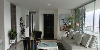 Apartamento AMOBLADO en arriendo y venta  en unidad cerrada zona de gran crecimiento y desarrollo urbanistico, con facil acceso desde la Autopista Sur y cerca a Centro comercial y supermercados del sector. Piso en porcelanato, sala comedor independiente, estudio, estar de tv, 3 alcobas con baño en la principal, cocina integral abierta tipo americano, balcon y parqueaderos independientes cubiertos. . Conjunto cerrado con ascensores, piscina, gym, salon social, turco, parque infantil, placa polideportiva, zonas verdes, vigilancia 24 horas y circuito cerrado de tv. Inmuebles sujetos a verificación de disponibilidad.
