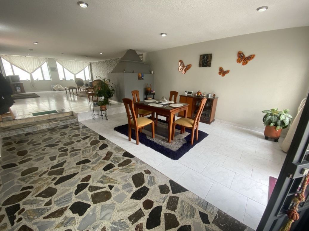 Casa de 4 alcobas en venta en San Cipriano, Bogotá, 398 m² · foto 6 de 20