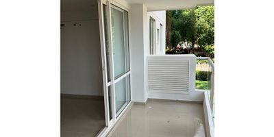 APARTAMENTO EN VENTA, LA CONCEPCION

Excelente apartamento !

Consta de: Tres (3) habitaciones, Dos (2) baños en total, cocina integral, sala, comedor, estudio o sala de TV, zona de labores, un (1) garaje cubierto, un (1) deposito y balcón grande tipo terraza.

Apto: 111m2 

CODIGO WASI 8465906
