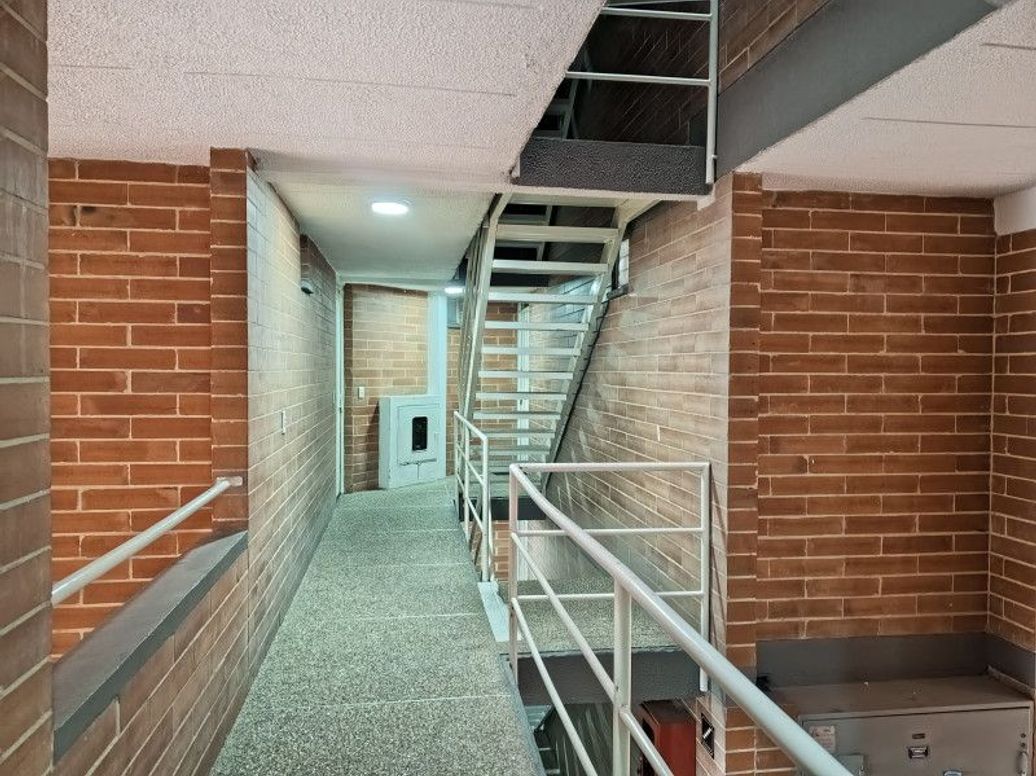 Apartamento de 3 alcobas en venta en Bosques De San Jorge, Bogotá, 61 m² · foto 16 de 20