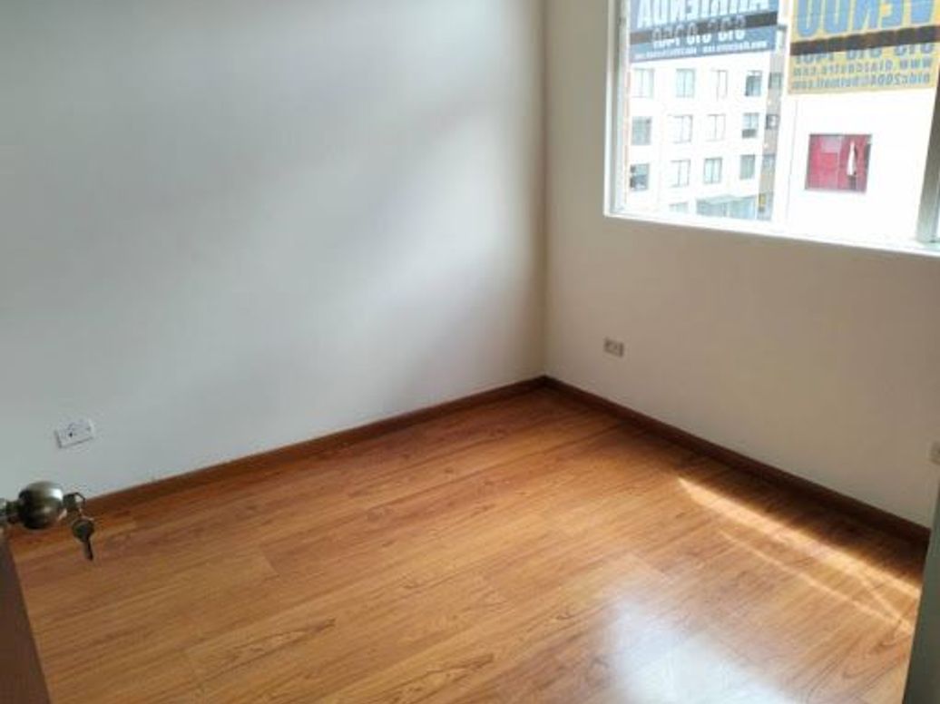 Apartamento de 3 alcobas en venta en San Antonio Norte, Bogotá, 60 m² · foto 12 de 20