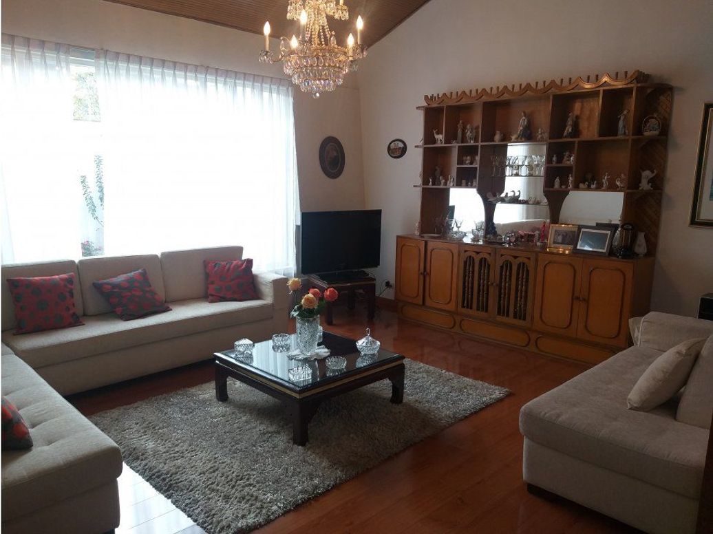 Casa de 4 alcobas en venta en Prado Veraniego Sur, Bogotá, 195 m² · foto 2 de 18