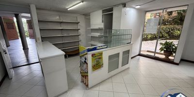 LOCAL EN ARRIENDO EN UNIDAD CERRADA EN COLINAS DEL BOSQUE PRIMER PISO