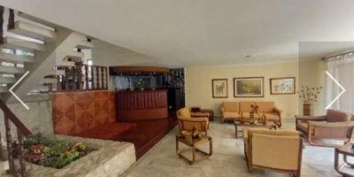 ALQUILO, casa excelente ubicación barrio cristales.,  mas info con INDIRA OYOLA CELU 3104005590