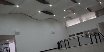 Excelente Edificio para arriendo en sector comercial, cerca de transmilenio, parque, oulet Toberín, parques.  Ideal para call-center, buena iluminación natural