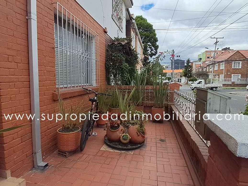 Casa de 4 alcobas en venta en San Luis, Bogotá, 270 m² · foto 19 de 20