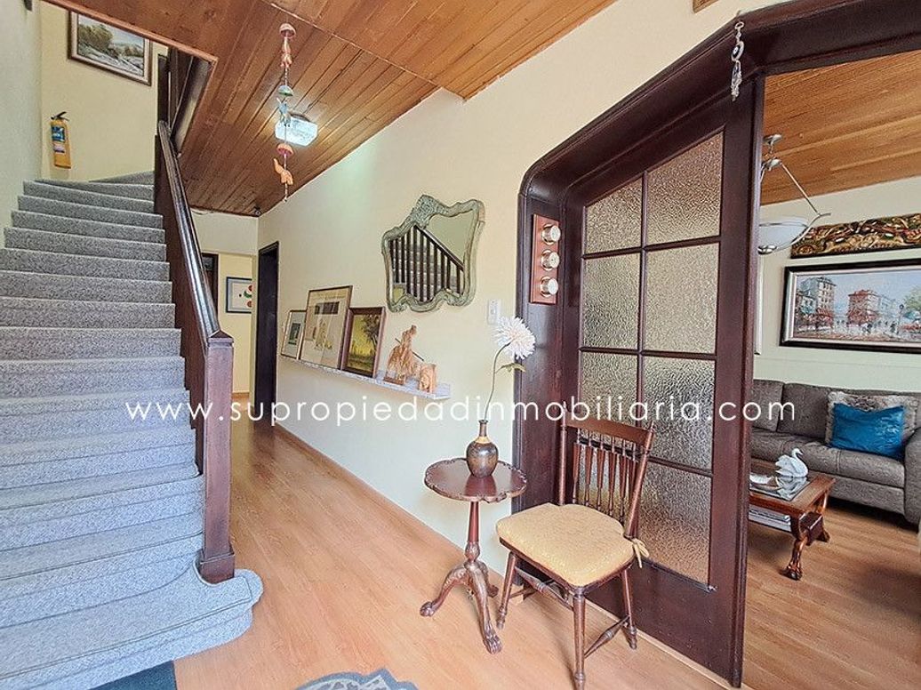 Casa de 4 alcobas en venta en San Luis, Bogotá, 270 m² · foto 17 de 20