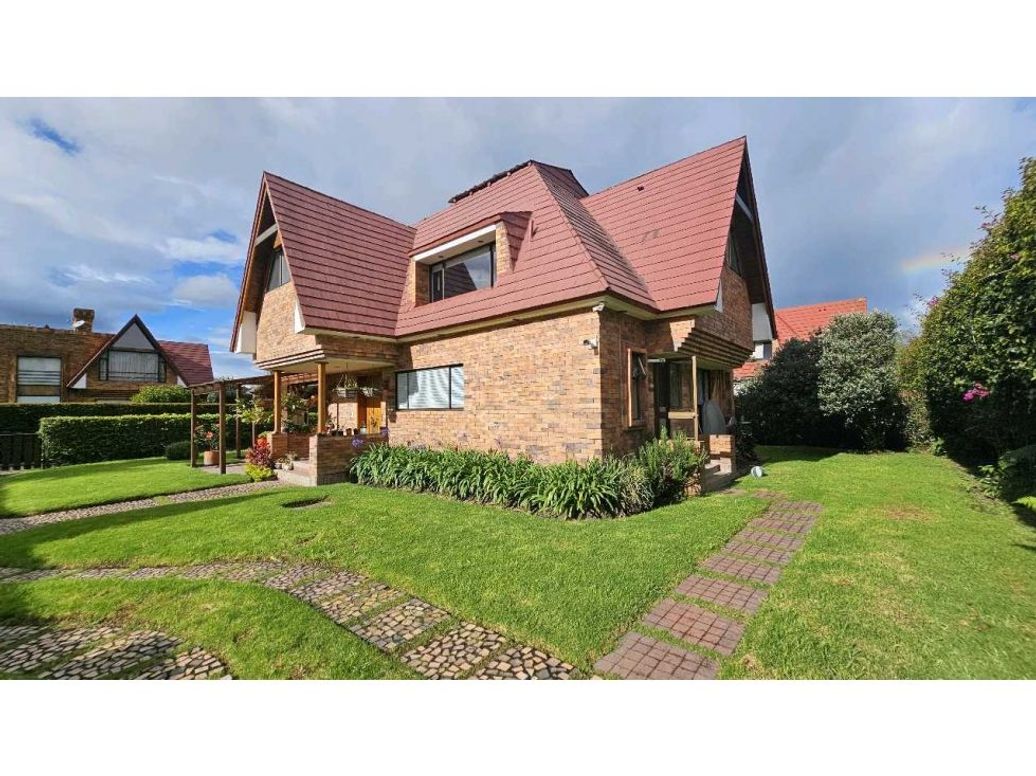 Casa de 4 alcobas en venta en Guaymaral, Bogotá, 550 m² · foto 3 de 20