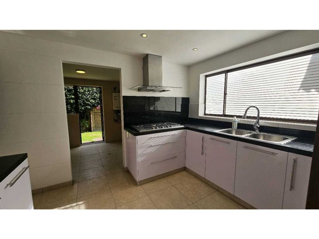 Casa de 4 alcobas en venta en Guaymaral, Bogotá, 550 m² · foto 5 de 20