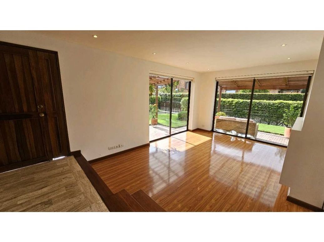 Casa de 4 alcobas en venta en Guaymaral, Bogotá, 550 m² · foto 6 de 20