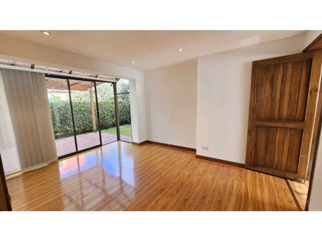 Casa de 4 alcobas en venta en Guaymaral, Bogotá, 550 m² · foto 9 de 20
