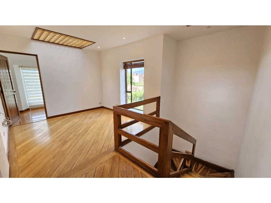Casa de 4 alcobas en venta en Guaymaral, Bogotá, 550 m² · foto 15 de 20