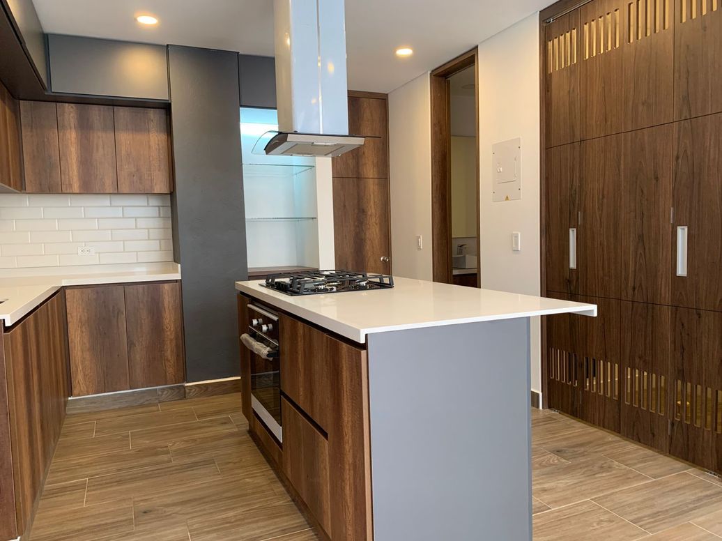 Apartamento de 1 alcoba en venta en Rincon Del Chicó, Bogotá, 45 m² · foto 2 de 8
