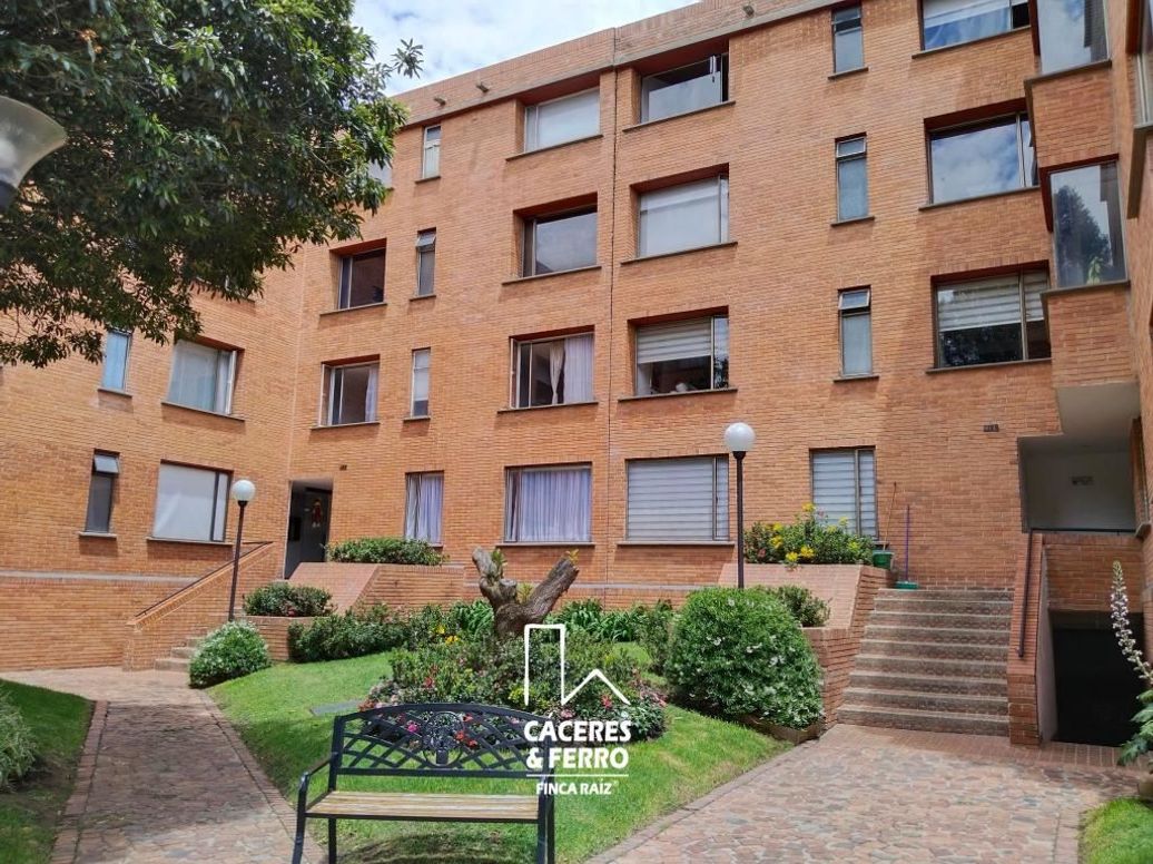 Apartamento de 3 alcobas en venta en Santa Coloma, Bogotá, 107 m² · foto 2 de 20