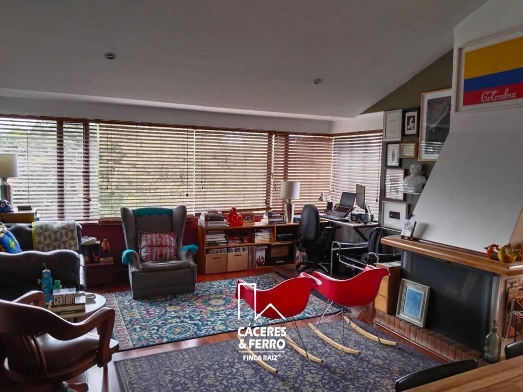 Apartamento de 3 alcobas en venta en Santa Coloma, Bogotá, 107 m² · foto 3 de 20