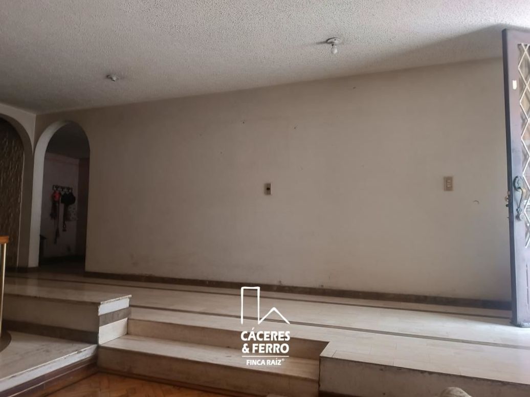 Casa de 5 alcobas en venta en Comuneros, Bogotá, 294 m² · foto 14 de 20