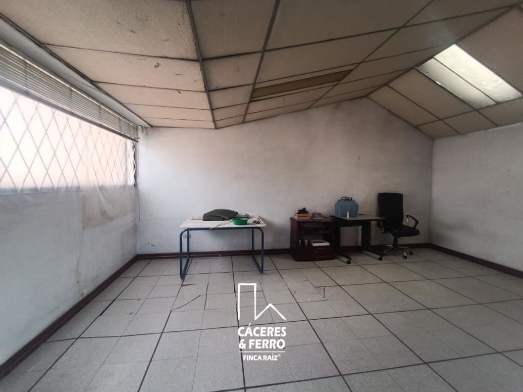 Casa de 5 alcobas en venta en Comuneros, Bogotá, 294 m² · foto 18 de 20