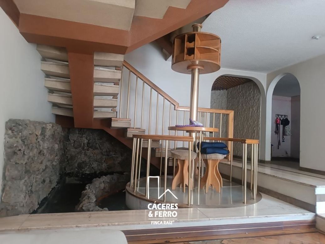 Casa de 5 alcobas en venta en Comuneros, Bogotá, 294 m² · foto 15 de 20