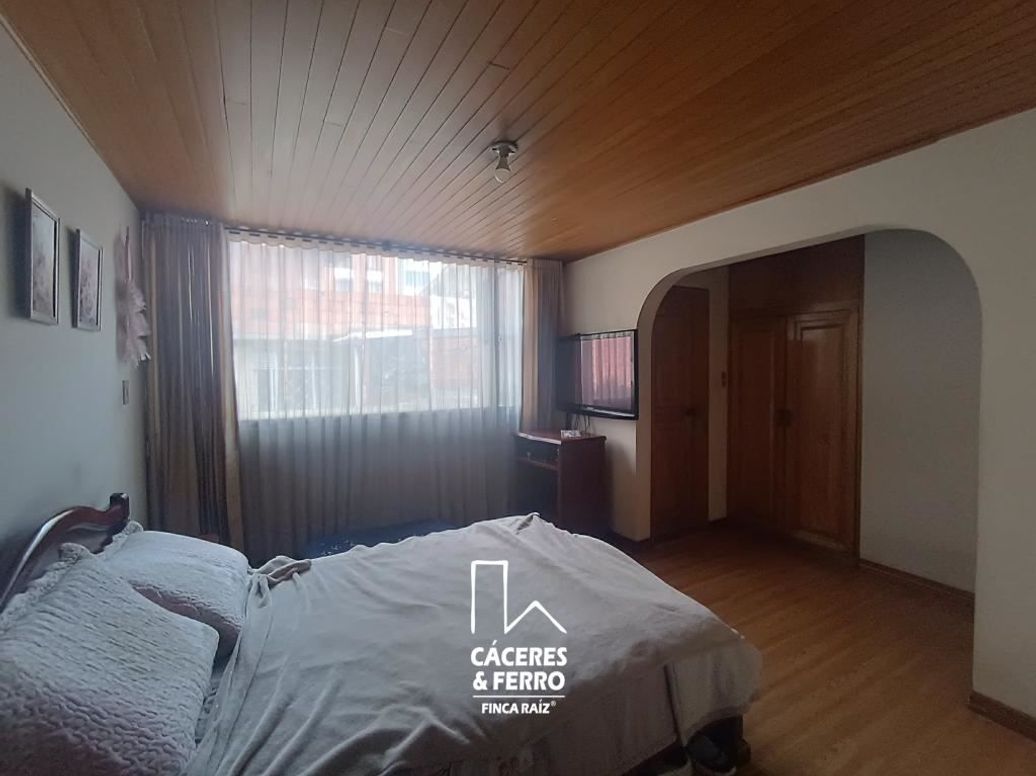 Casa de 5 alcobas en venta en Comuneros, Bogotá, 294 m² · foto 20 de 20