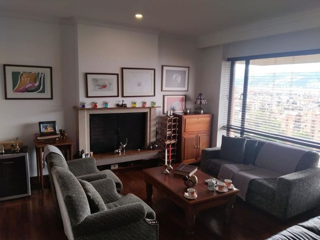 Apartamento de 4 alcobas en venta en Niza, Bogotá, 200 m² · foto 2 de 20