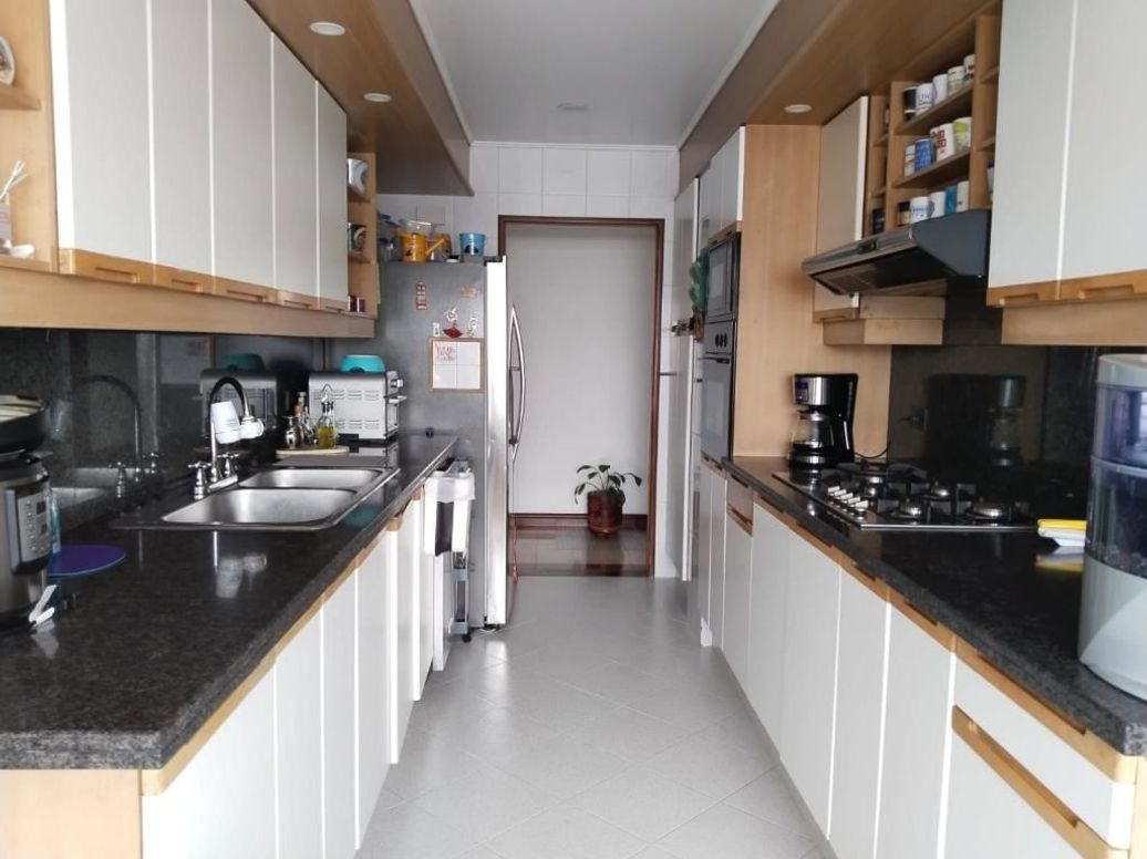 Apartamento de 4 alcobas en venta en Niza, Bogotá, 200 m² · foto 5 de 20