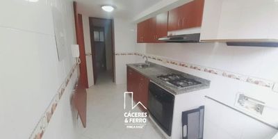 Apartamento en arriendo. Ubicado en Colina Campestre. Segundo piso. Sala comedor, cocina integral a gas, zona de lavandería, cuarto y baño de servicio y parqueadero doble. El conjunto cuenta con ascensor, lobby, recepción y salón comunal. Excelente ubicación sobre la calle 138, cerca a centros comerciales y supermercados, buenas vías de acceso y transporte publico cercano. Cod: 683