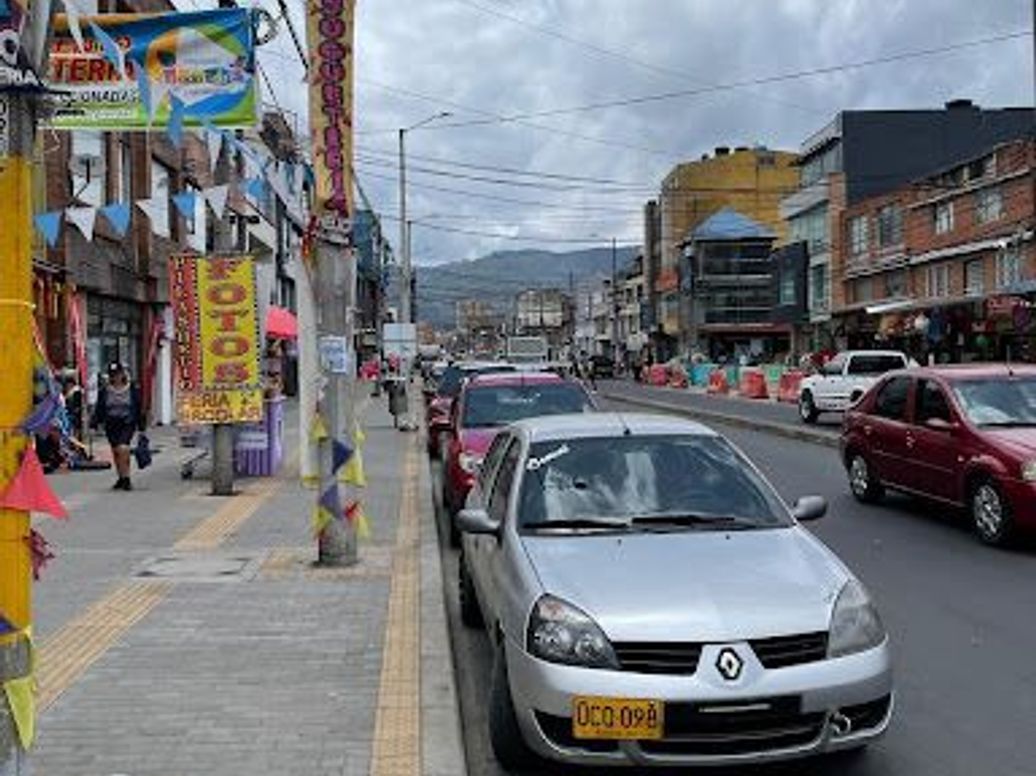 Casa de 3 alcobas en venta en Prado Veraniego, Bogotá, 240 m² · foto 2 de 15