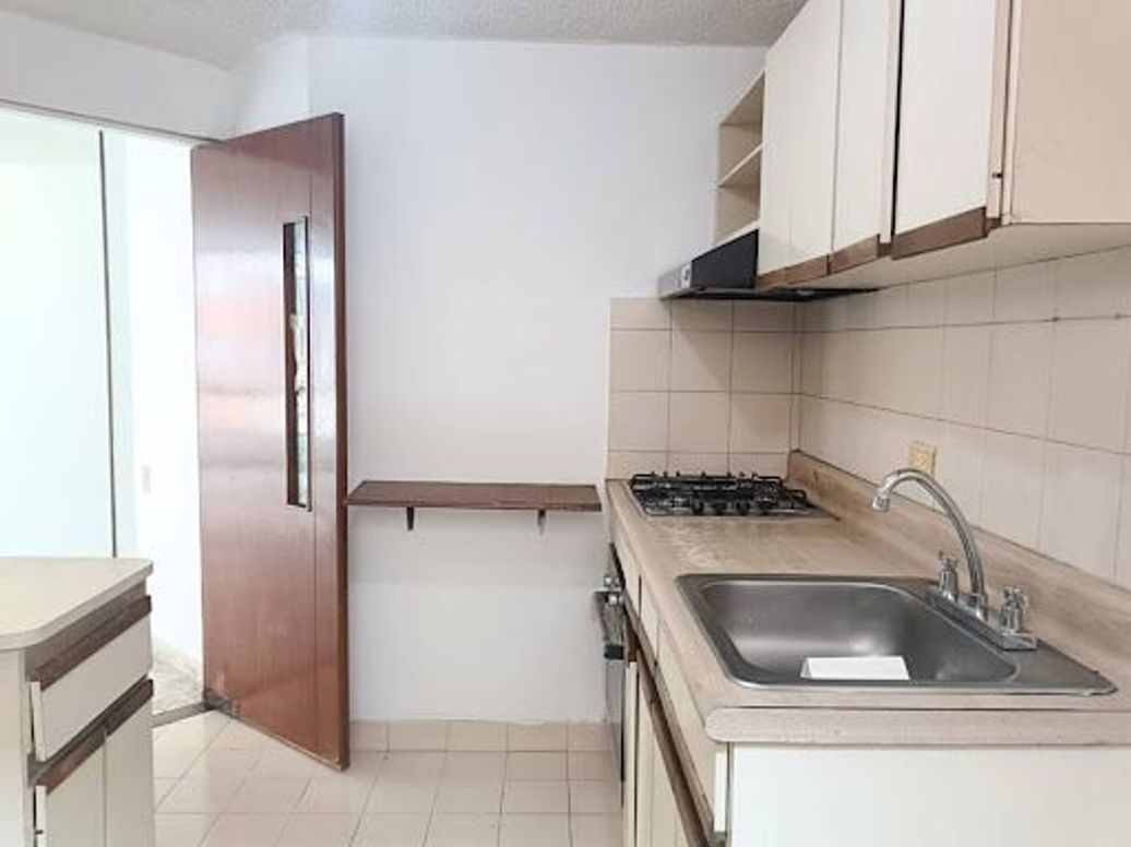 Apartamento de 3 alcobas en venta en Cedritos, Bogotá, 76 m² · foto 15 de 19