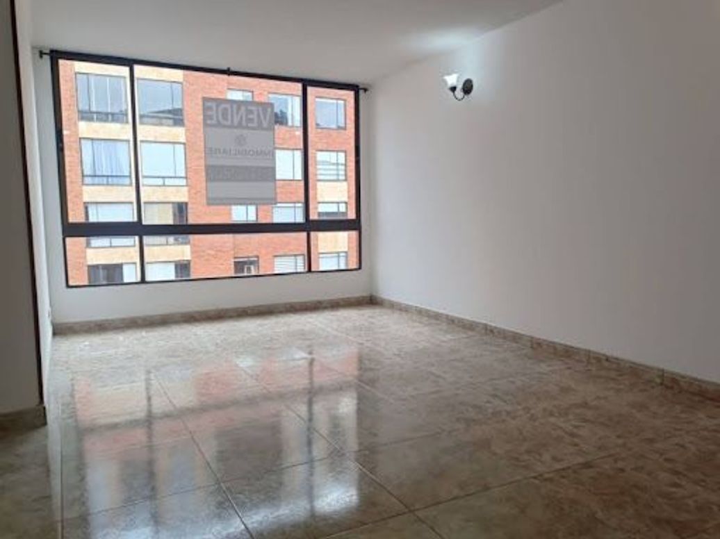 Apartamento de 3 alcobas en venta en Cedritos, Bogotá, 76 m² · foto 3 de 19