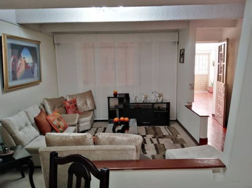 Casa de 6 alcobas en venta en Álamos Norte, Bogotá, 180 m² · foto 9 de 20