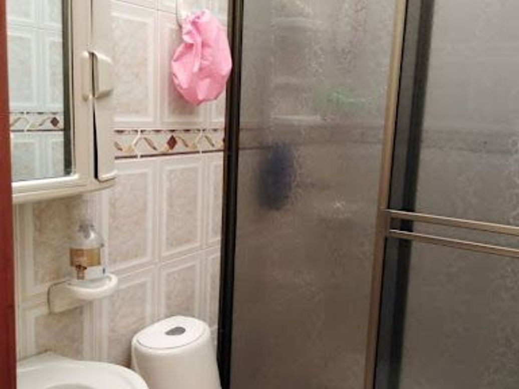 Casa de 6 alcobas en venta en Álamos Norte, Bogotá, 180 m² · foto 17 de 20