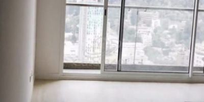 Excelente apartaestudio, ubicado en el edificio BD Bacatá (Bogotá Downtown Bacatá), CENTRO HISTÓRICO con una vista exclusiva de la Ciudad de Bogotá, piso 40. Consta de una habitacion con closet, dos baños ( social y privado),  cocina estilo americana, estufa y horno electrico, calentador, sala-comedor con balcon. Edificio de dos torres, los más altos de Colombia. El más alto de 67 pisos y la segunda torre de 56 pisos. Cuenta con hotel, restaurantes, centro comercial