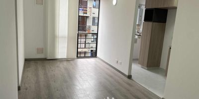 [VEN] ID HOUM: 148039

En Houm te ayudamos de forma fácil y segura. Los beneficios de comprar con nosotros:
    • Te ayudamos a conseguir financiamiento a través de una asesoría personalizada
    • Mediación y seguimiento de todo el proceso
    • Ponemos a tu disposición profesionales en notariado, registro y asesoría jurídica
¡Solo te preocupas de las firmas!

Departamento en venta, ubicado en el barrio Nuevo Milenio, con una superficie construida de 48.00 m² y superficie total de 51.00 m². 

Sus principales características son:

    • 3 dormitorios
    • 2 baños
    • Admite mascotas
    • Año de construcción: 2024
            
Además, el inmueble cuenta con las siguientes amenidades:

    • Salón de eventos
    • Vigilancia 24 hrs
    • Zona de juegos
    • Alberca
    • Gimnasio
    • Zona de asadores

Si compras con nosotros, te brindamos asesoría personalizada durante todo el proceso.
Más que una inmobiliaria, somos Houm.
*Aplican T&C