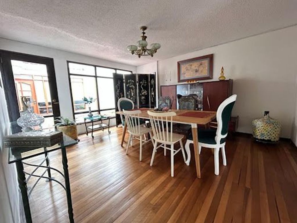 Casa de 6 alcobas en venta en La Castellana, Bogotá, 226 m² · foto 17 de 20