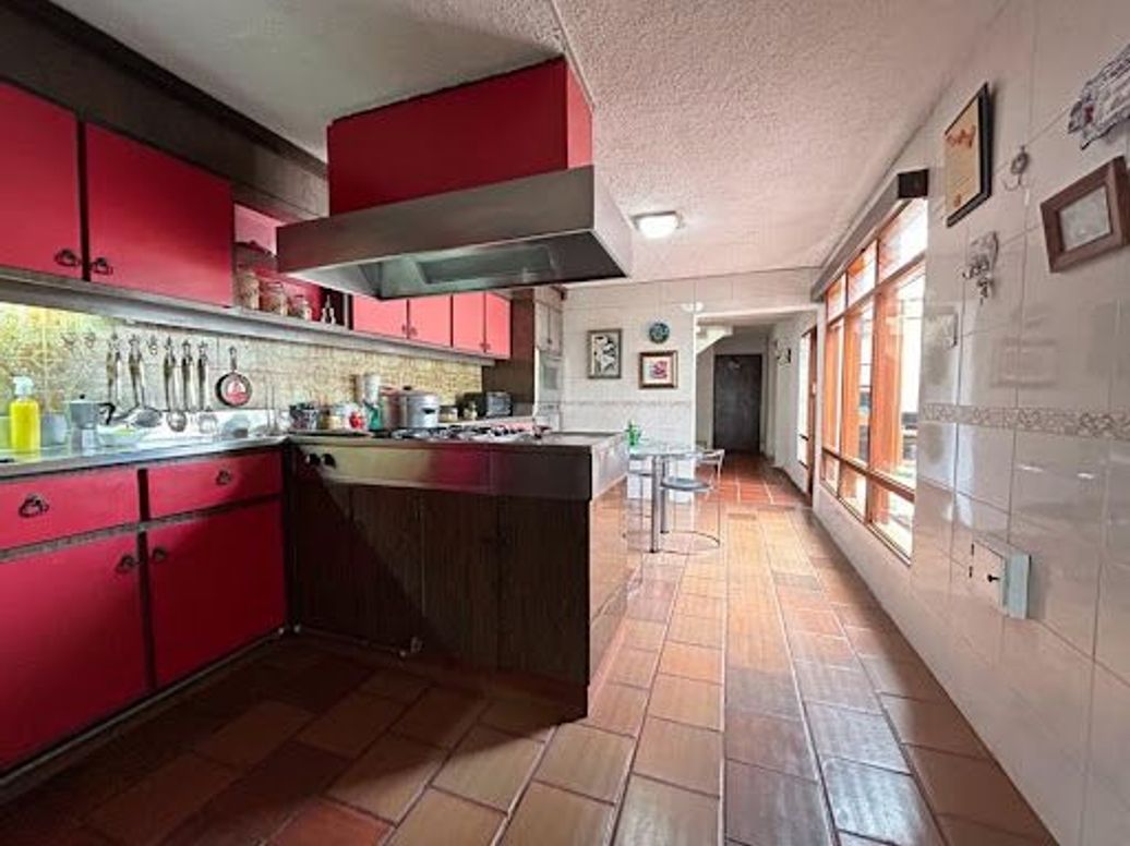 Casa de 6 alcobas en venta en La Castellana, Bogotá, 226 m² · foto 11 de 20
