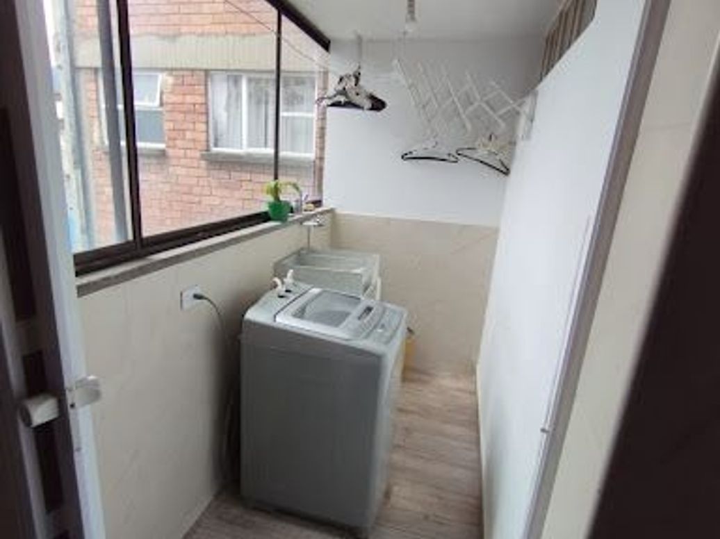 Apartamento de 3 alcobas en venta en Quinta Mutis, Bogotá, 105 m² · foto 12 de 14