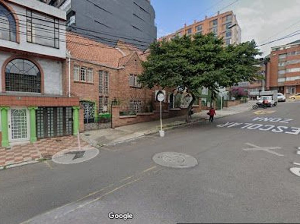Casa de 4 alcobas en venta en Marly, Bogotá, 261 m² · foto 2 de 20