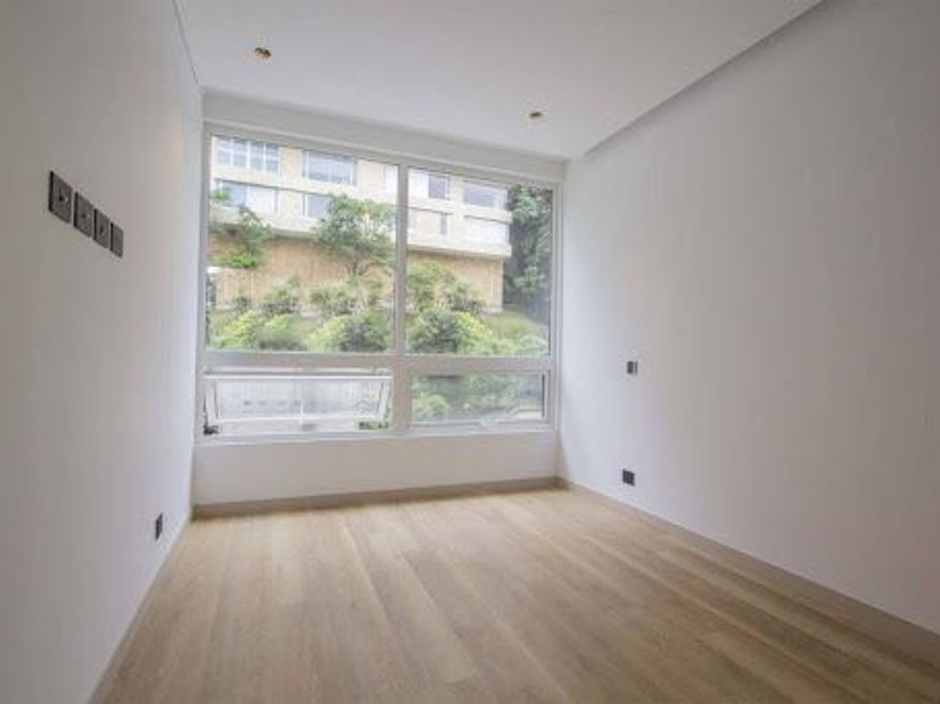 Apartamento de 1 alcoba en venta en El Refugio, Bogotá, 69 m² · foto 14 de 20