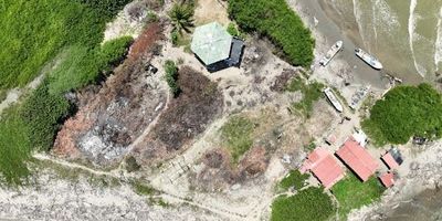 Lote en venta en Barranquilla, Atlántico, con una excelente ubicación frente a la playa. Este terreno de 2500 m², con un precio de $900.000.000, ofrece una oportunidad para desarrollar su proyecto en la vibrante ciudad. Su estrato 8 resalta el potencial de la zona. Ideal para inversión en el sector inmobiliario de Barranquilla. Para más información o coordinar una visita, puede contactarnos por WhatsApp, solicitar que le contactemos o ver los teléfonos disponibles.