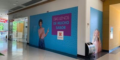 Excelente local en arriendo en Cartagena, ideal para su negocio en el reconocido Centro Comercial Parque Heredia, ubicado en el barrio La Concepción. Este local cuenta con 67.80 m² de área construida, un baño y una vitrina destacada, perfecto para tiendas de moda, accesorios, calzado o tecnología. Es un inmueble para estrenar, ofreciendo un espacio moderno y listo para operar. El canon de arriendo es de $5,500,000. Conozca este espacio comercial en Bolívar. Puede contactarnos para más detalles usando las opciones de whatsapp, quiero que me contacten o ver teléfonos.