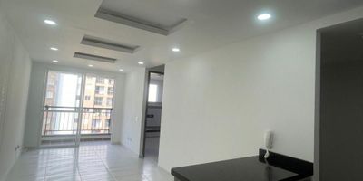ALQUILER: apartamento en ciudad pacifica en quinto piso con ascensor, cuenta con sala, comedor, cocina integral, balcon, dos cuartos , el principal con closet y baño, estudio, otro baño completo. muy fresco e iluminado, la unidad cuenta con piscina para niños y adultos, zona verde, zona infantil, parqueadero comunitario y amplia  bahia de parqueo exterior. INFO: 3112405041 JOHN JAIRO MONTOYA