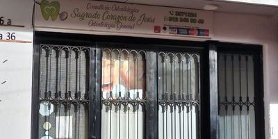 Excelente local con ubicación estratégica, ubicado en Barrio Santa Rita, 26 metros con fachada de cristal, piso en porcelanato, 1 baño. Posibilidad de parqueo cerca. Con cercania a bancos, zona residencial y comercial. Vías de acceso Av Boyaca, Calle 116, Av Suba. Facilidad de transporte público. Apto para spa, comida, (rama de la salud, consultorio, medico, veterinaria, centro medico, oftalmología) entre otros.