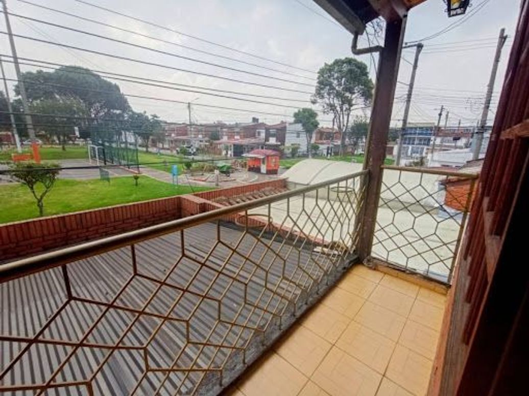 Casa de 3 alcobas en venta en Mandalay 1, Bogotá, 171 m² · foto 19 de 20