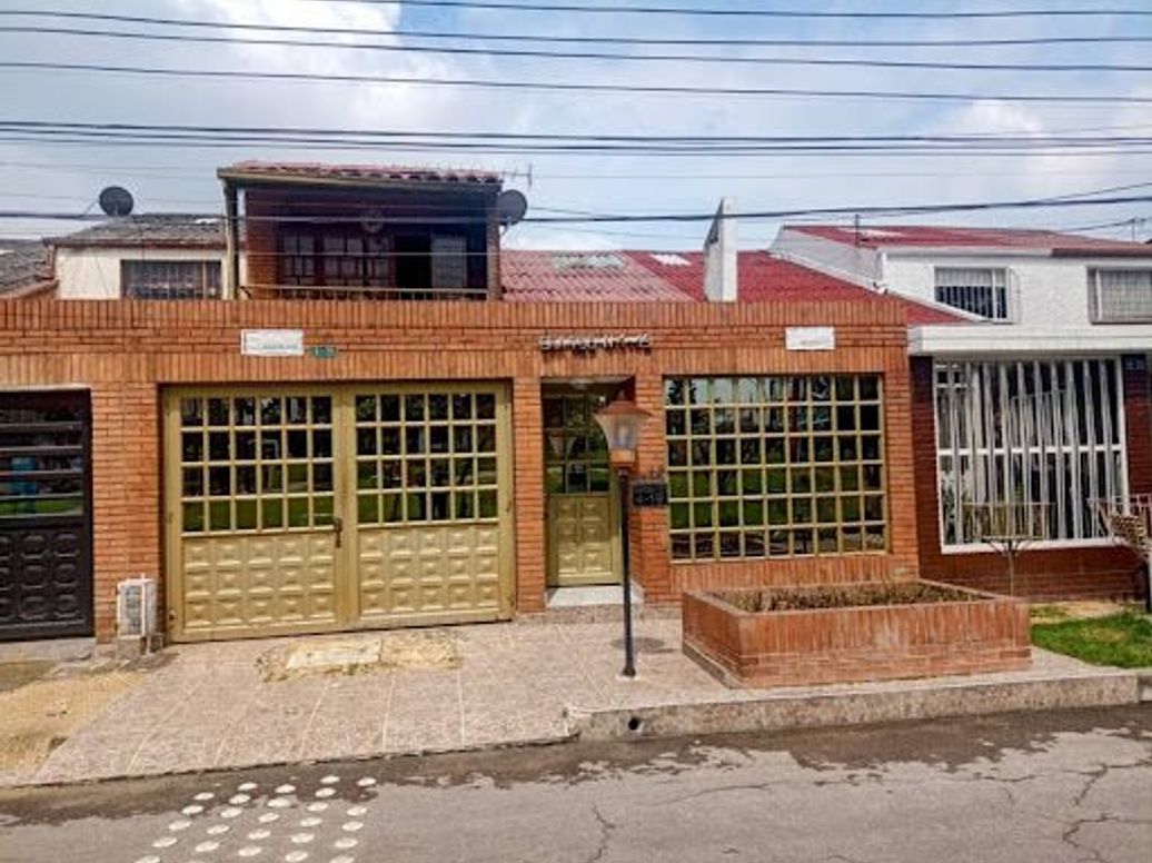 Casa de 3 alcobas en venta en Mandalay 1, Bogotá, 171 m² · foto 2 de 20