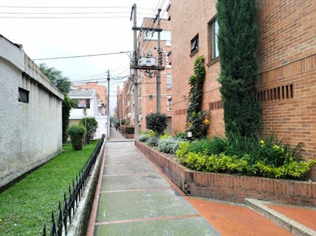 Apartamento de 2 alcobas en venta en El Batán, Bogotá, 83 m² · foto 2 de 20