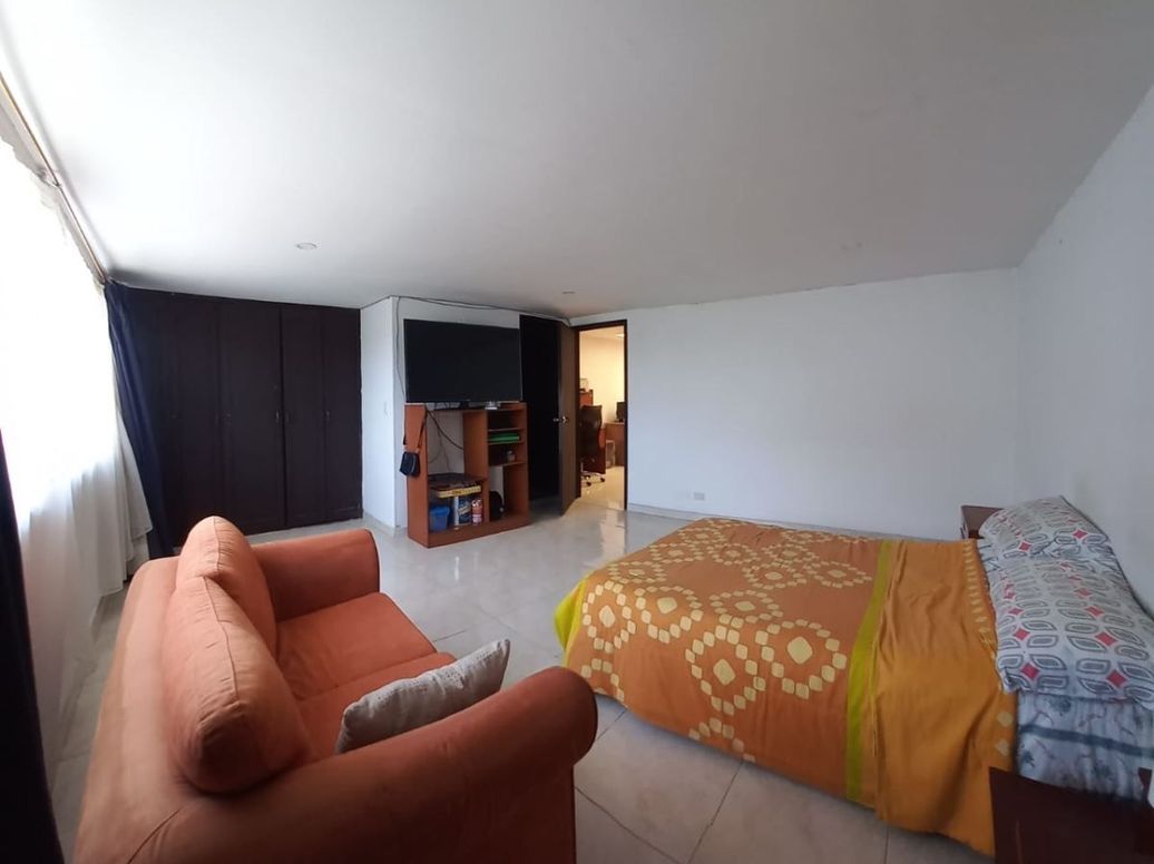 Casa de 5 alcobas en venta en Madelena I Y Ii, Bogotá, 191 m² · foto 15 de 20